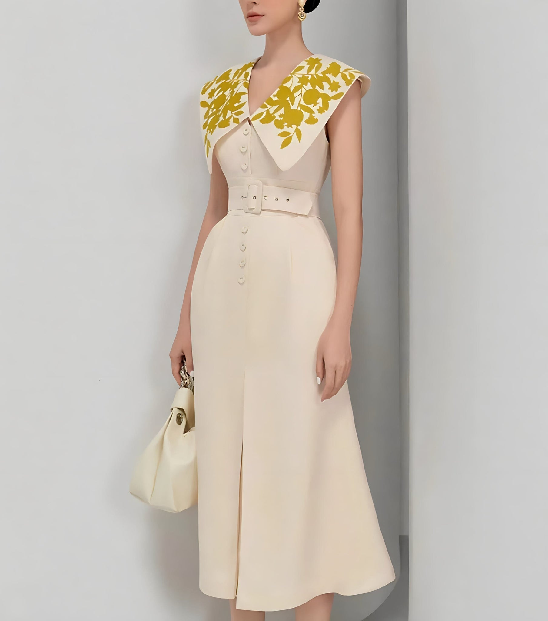 The Ariella Sleeveless Embroidered Dress SA Formal Beige S 